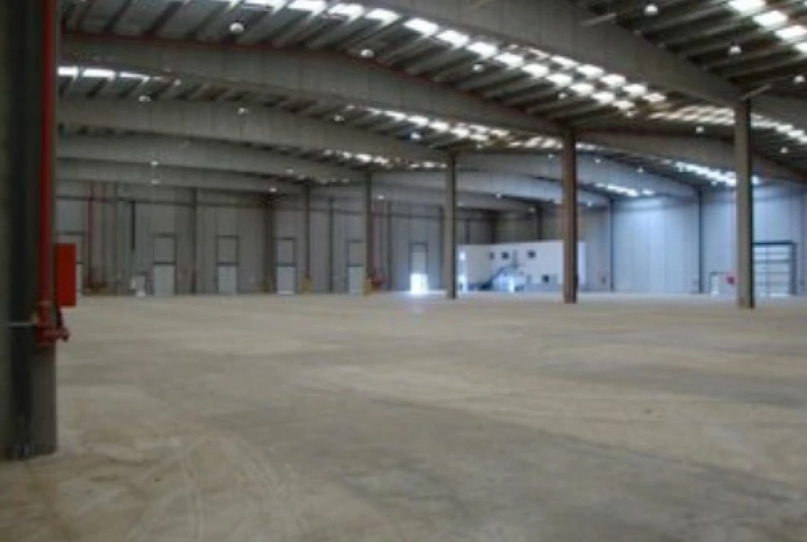 Nave logística en Pla de Santa María