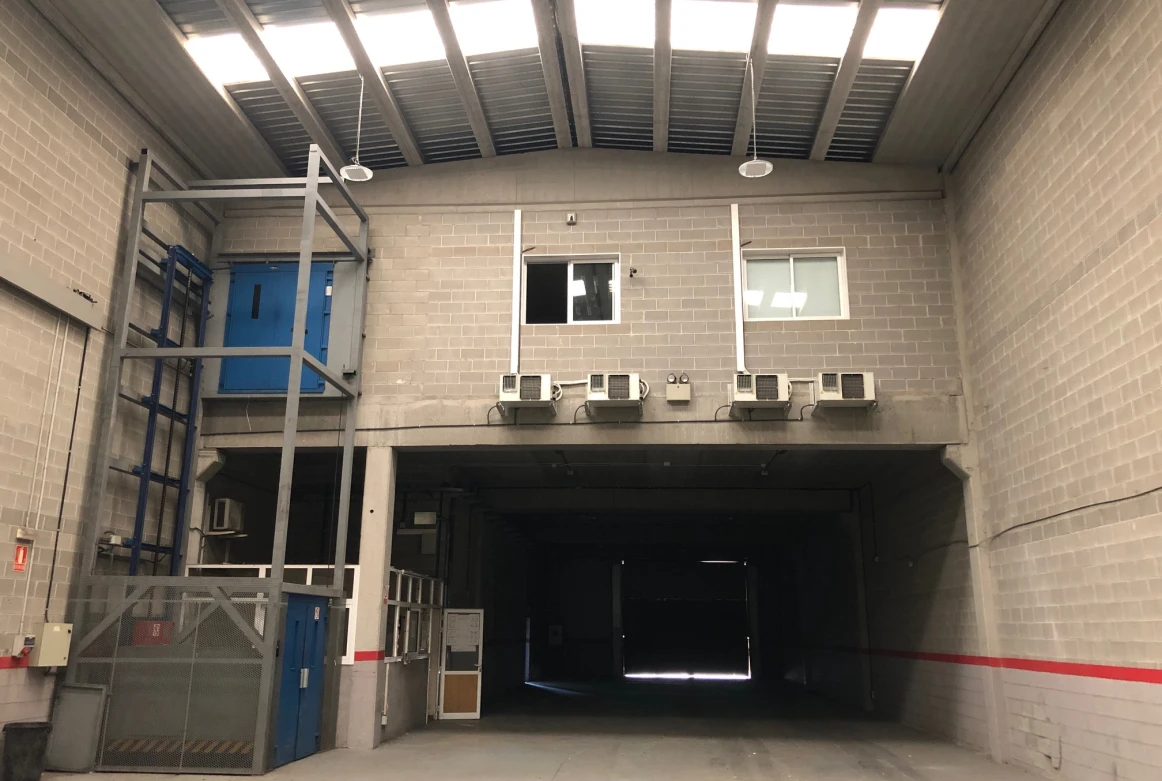 Nave Industrial en Cornellà
