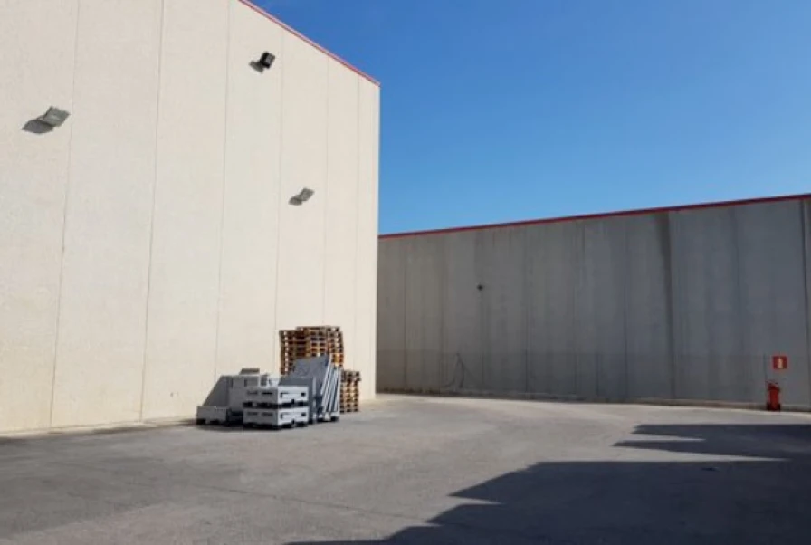 Nave industrial en Sant Esteve Sesrovires