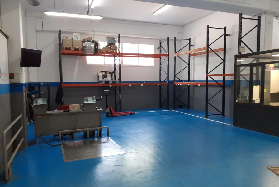 NAVE INDUSTRIAL EN BADALONA