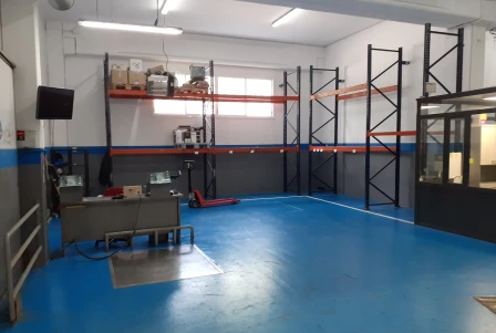 NAVE INDUSTRIAL EN BADALONA