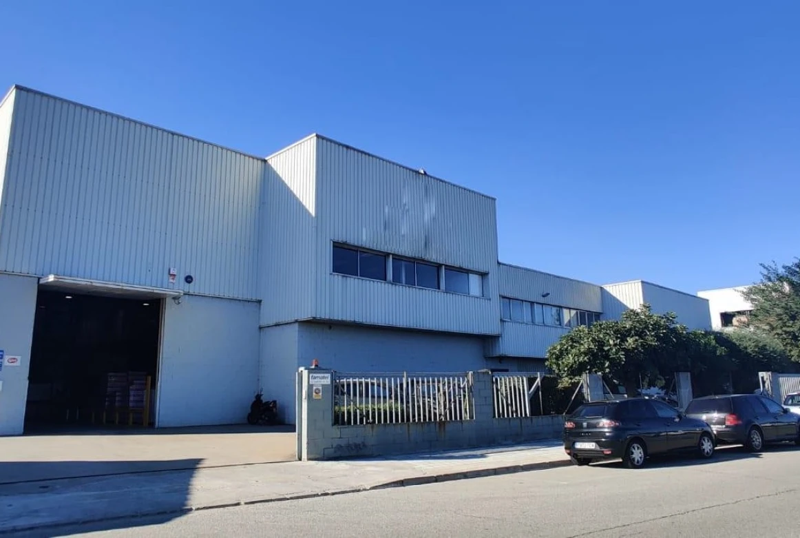 Nave en Montcada i Reixac