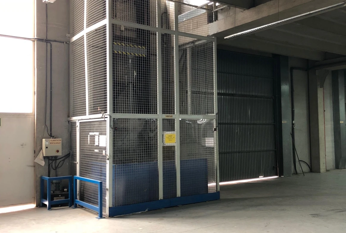 Conjunto de naves industriales en Montcada i Reixac