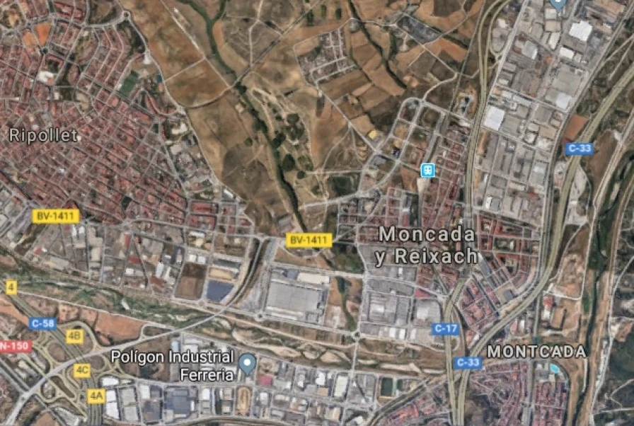 Conjunto de naves industriales en Montcada i Reixac