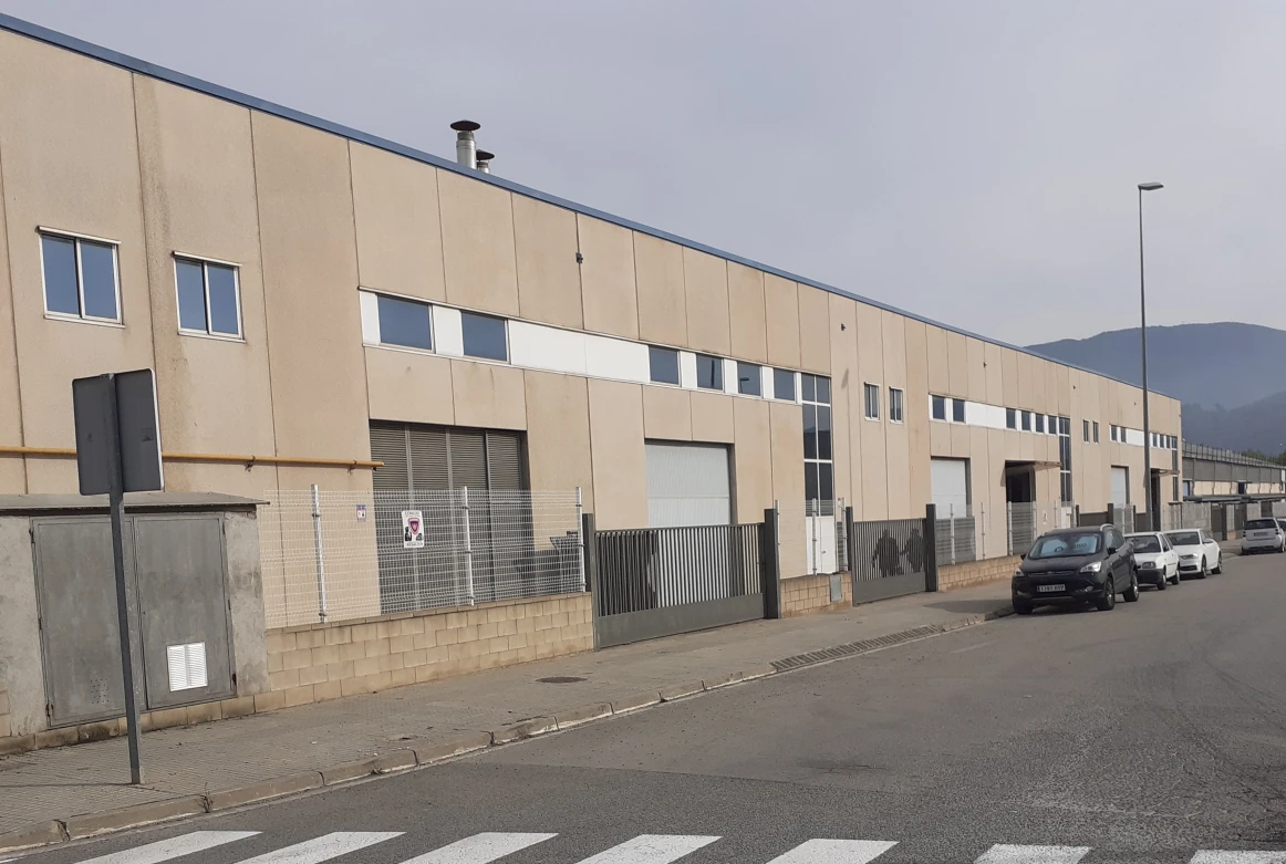 Conjunto de naves industriales en Montcada i Reixac