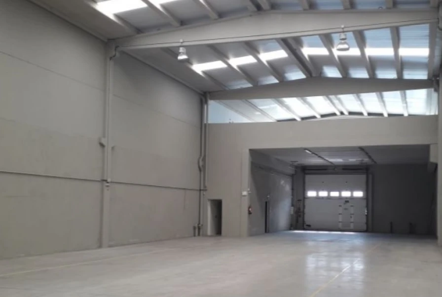 NAVE ALQUILER CERVELLO