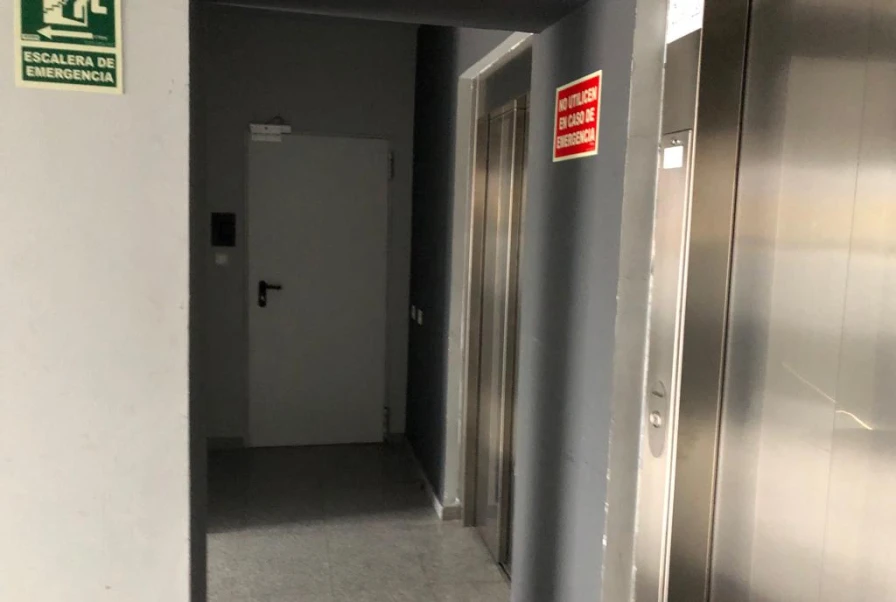 EDIFICIO SANT JUST DESVERN