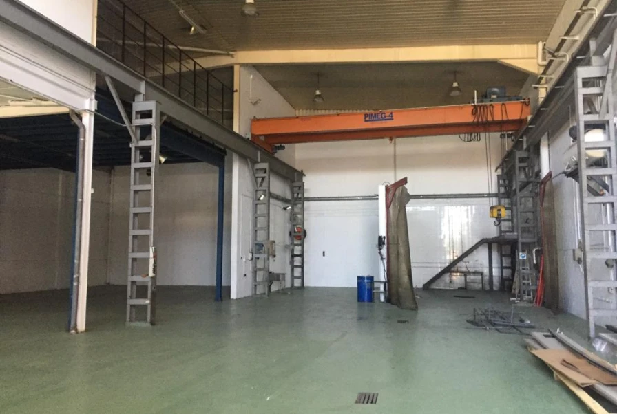 NAVE INDUSTRIAL CORNELLA