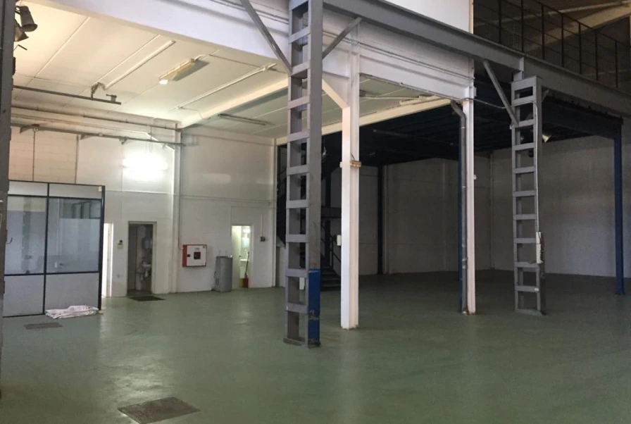 NAVE INDUSTRIAL CORNELLA