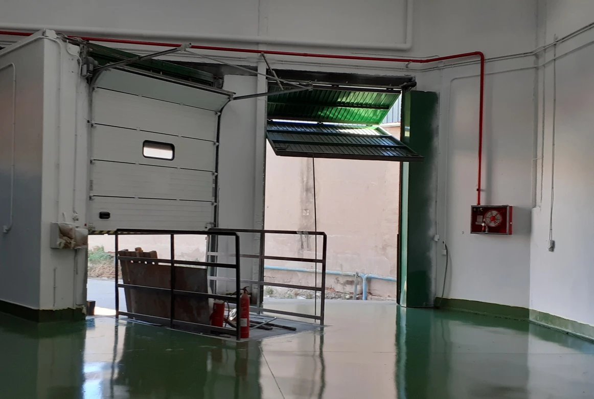 NAVE INDUSTRIAL CORNELLA DE LLOBREGAT