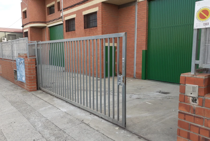 NAVE INDUSTRIAL CORNELLA DE LLOBREGAT