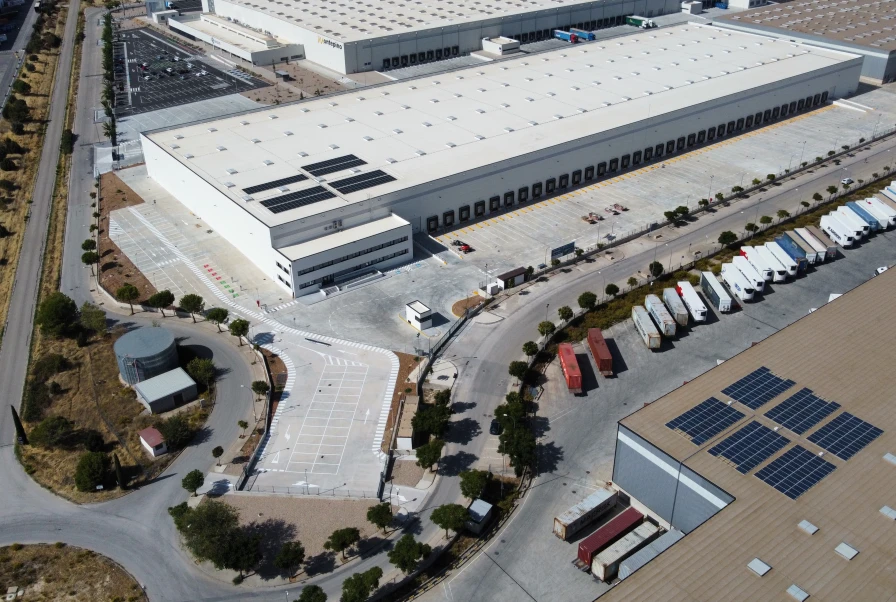 Nave logística en Torija