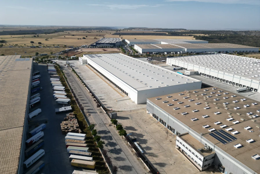 Nave logística en Torija