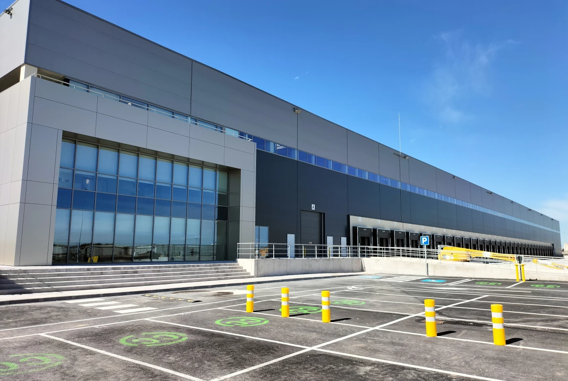 Edificio logístico modulable en Illescas