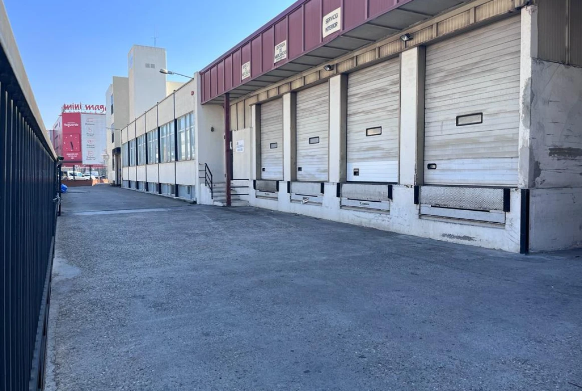 NAVE LOGISTICA SANT FELIU