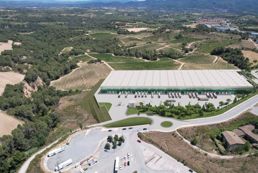 NAVE LOGÍSTICA EN MASQUEFA