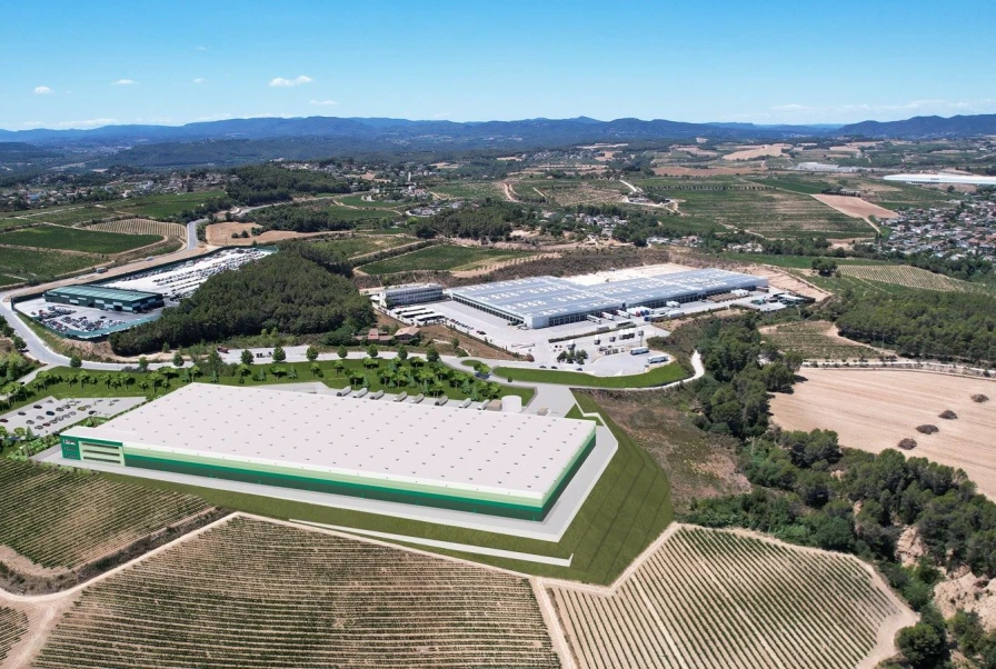 NAVE LOGÍSTICA EN MASQUEFA