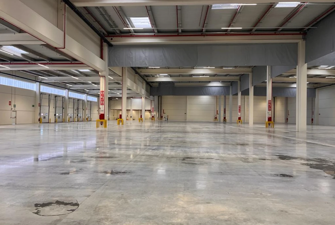 Nave Industrial Odena