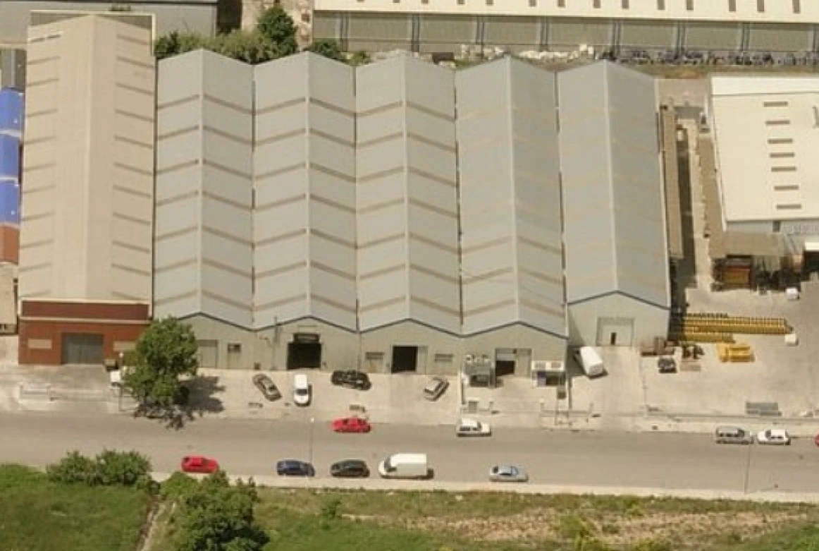 NAVE INDUSTRIAL LES FRANQUESES