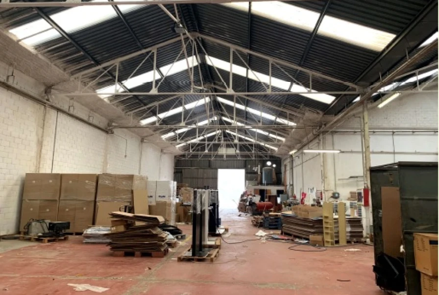 NAVE INDUSTRIAL LES FRANQUESES