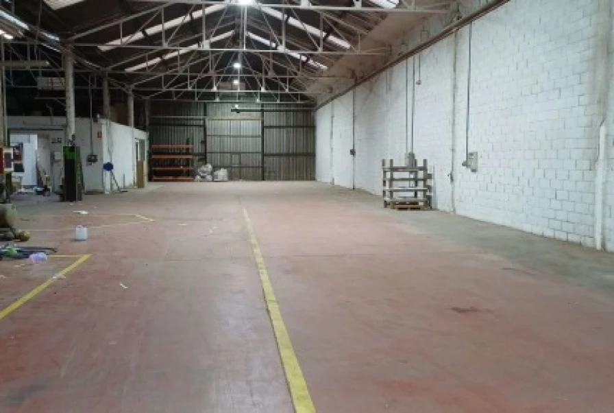 NAVE INDUSTRIAL LES FRANQUESES