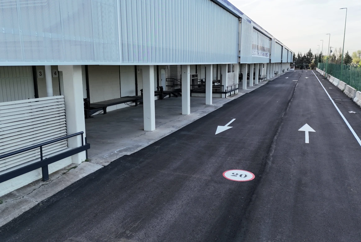 Edificio Logístico de 15.610 m² en alquiler con fachada de 150 m de la ctra. de San Agustín del Guadalix, Madrid