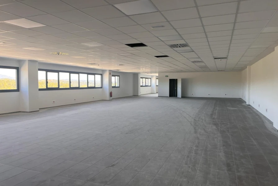 Nave logística en Gelida