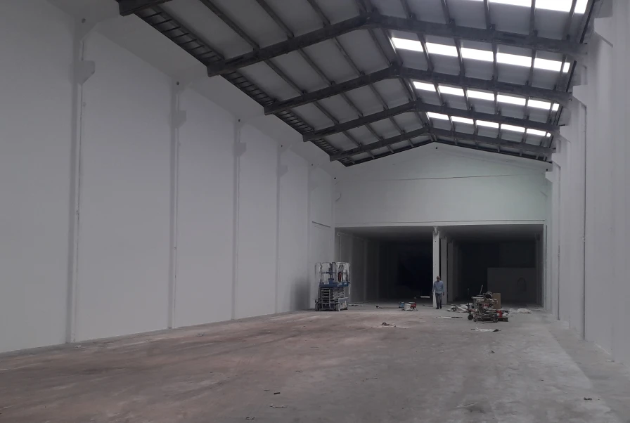 NAVE INDUSTRIAL EN VENTA CORNELLA DE LLOBREGAT