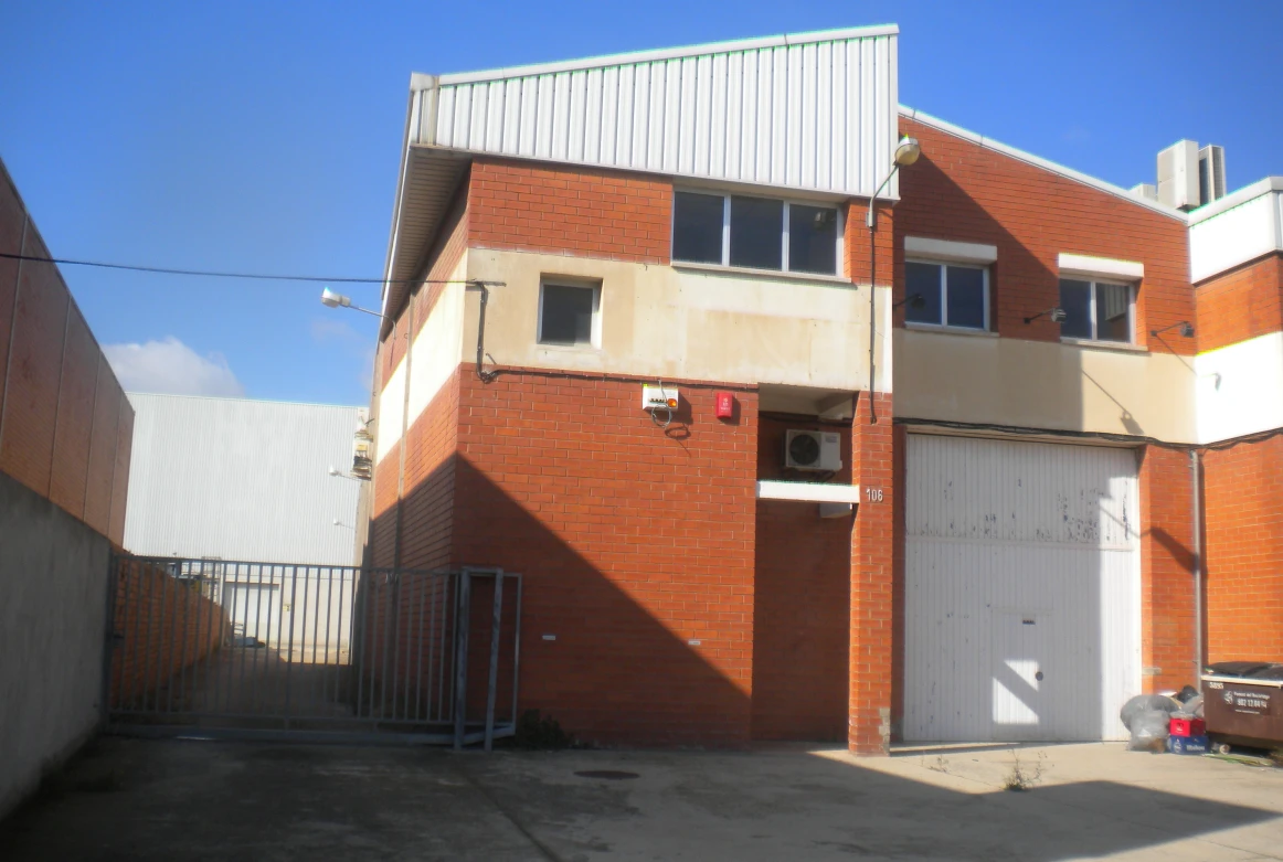 NAVE INDUSTRIAL EN VENTA CORNELLA DE LLOBREGAT