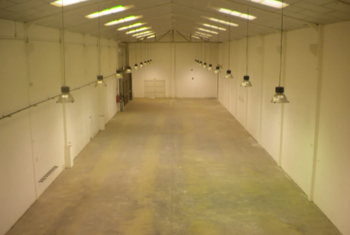 NAVE INDUSTRIAL EN VENTA CORNELLA DE LLOBREGAT