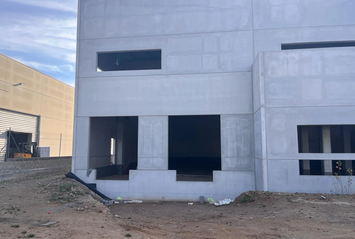 Nave en alquiler de 8.235 m²