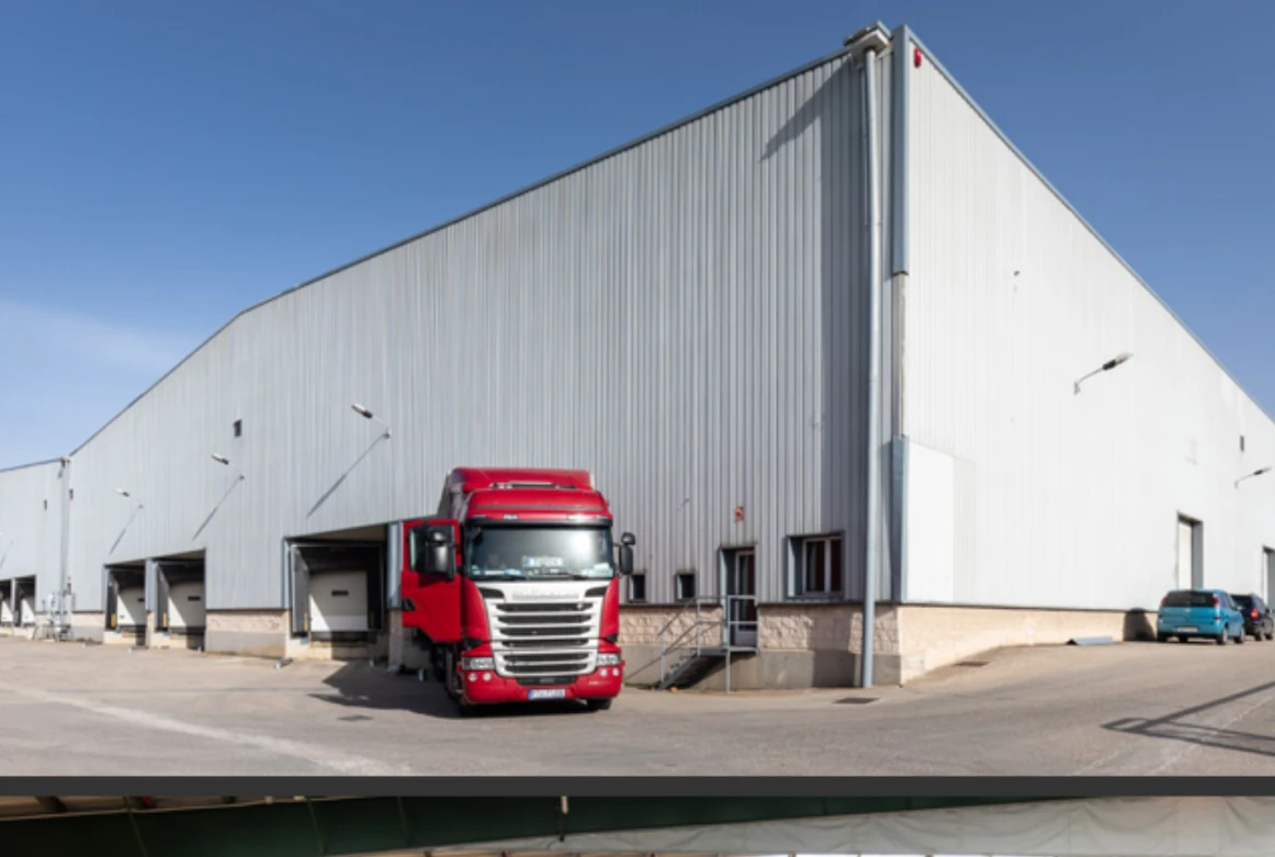Plataforma logística monoinquilino de 16.259 m²