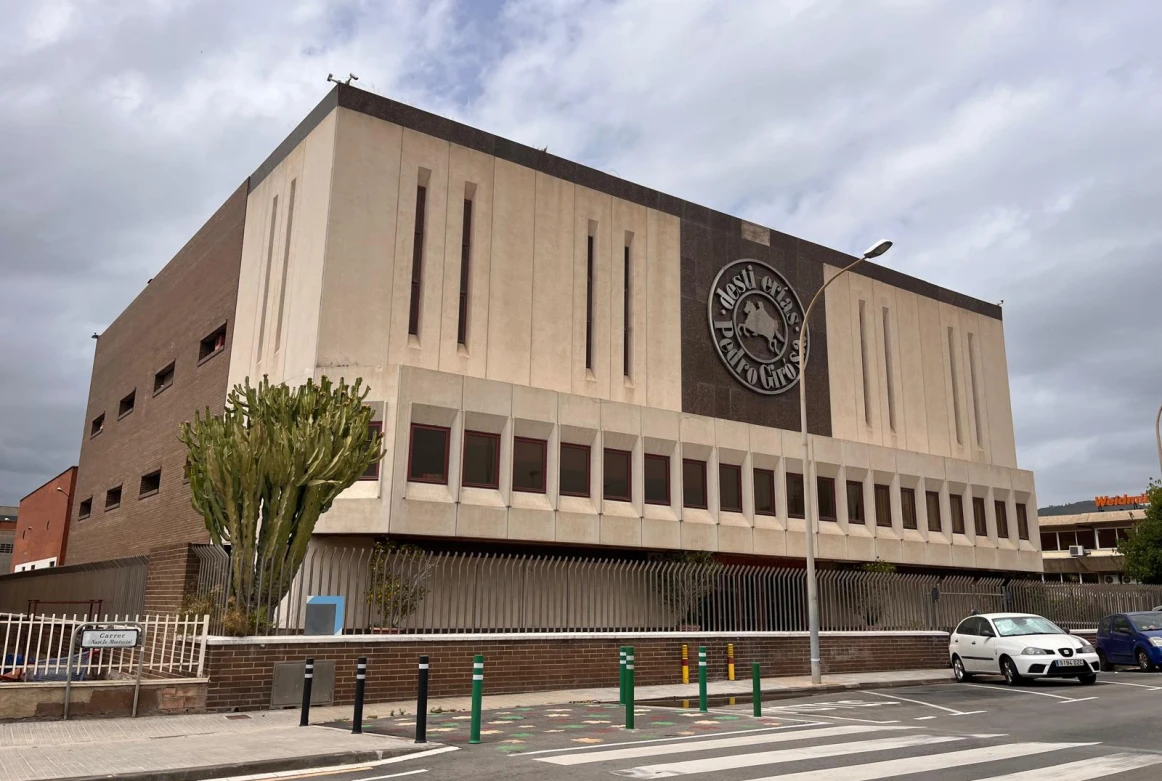 NAVE INDUSTRIAL SANT JUST DESVERN