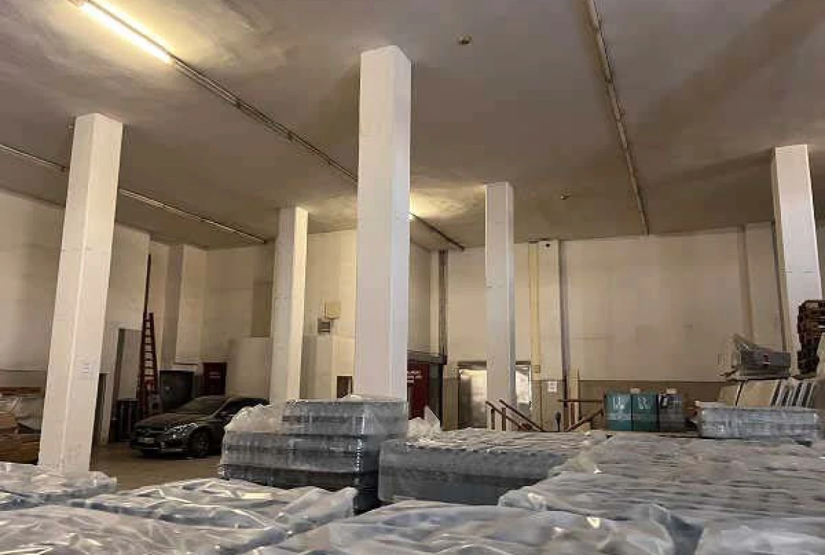 NAVE INDUSTRIAL SANT JUST DESVERN