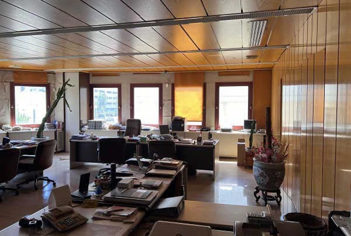 NAVE INDUSTRIAL SANT JUST DESVERN