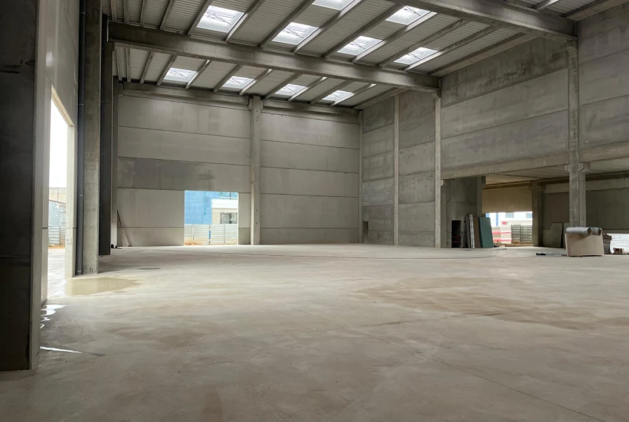 NAVE LOGISTICA CORNELLA DE LLOBREGAT