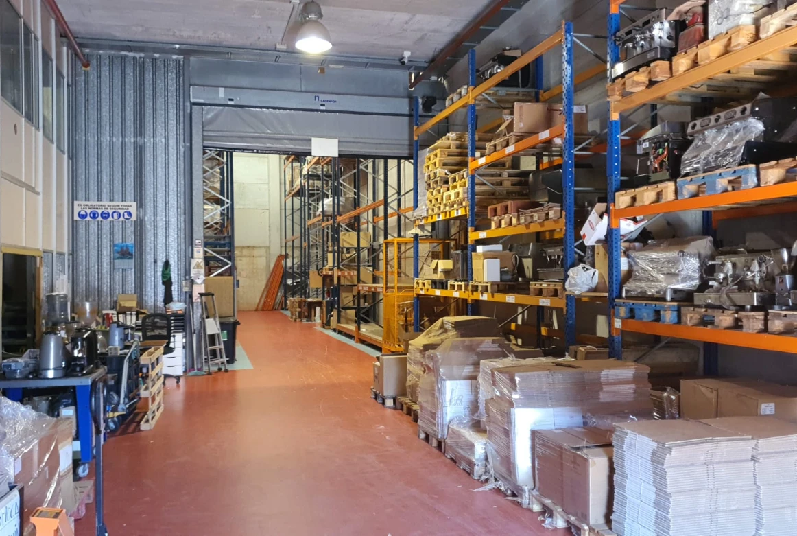 NAVE INDUSTRIAL EN VENTA CERVELLO
