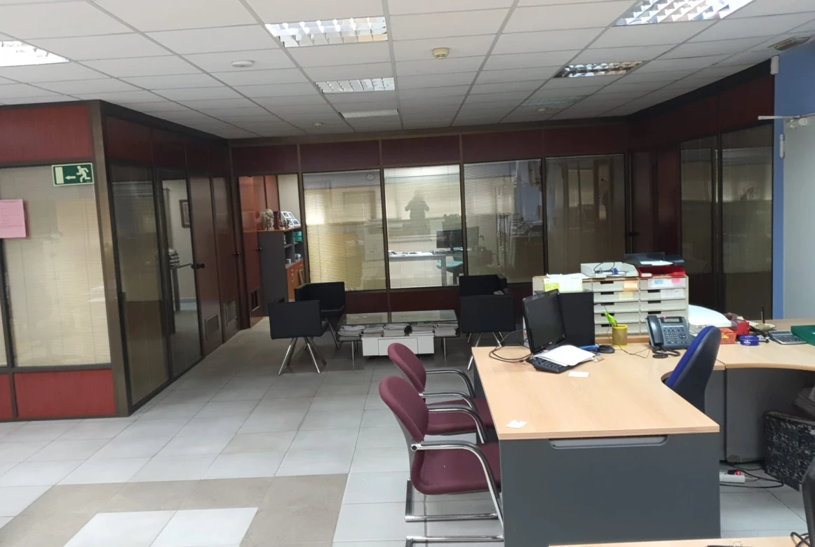 NAVE INDUSTRIAL EN VENTA CERVELLO