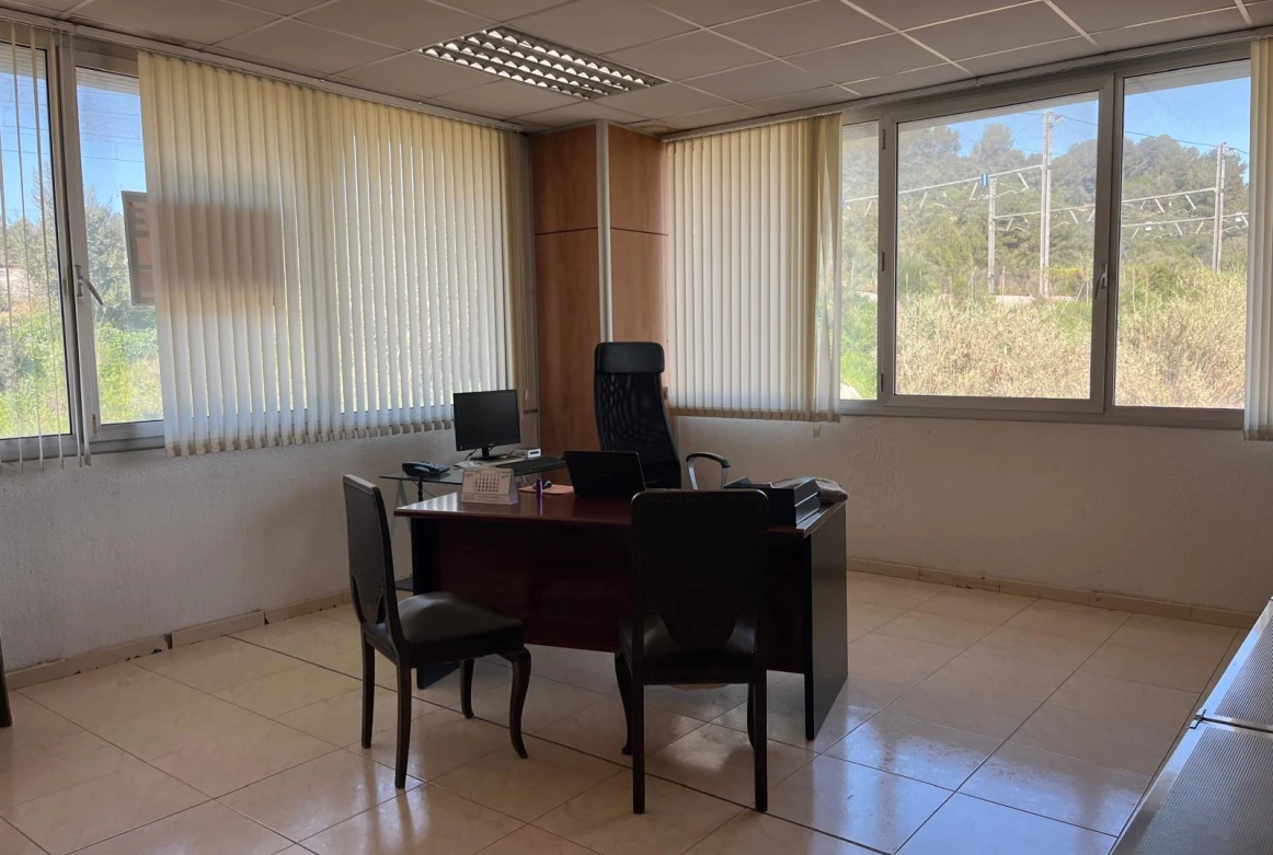 NAVE INDUSTRIAL EN VENTA  EN PALLEJA