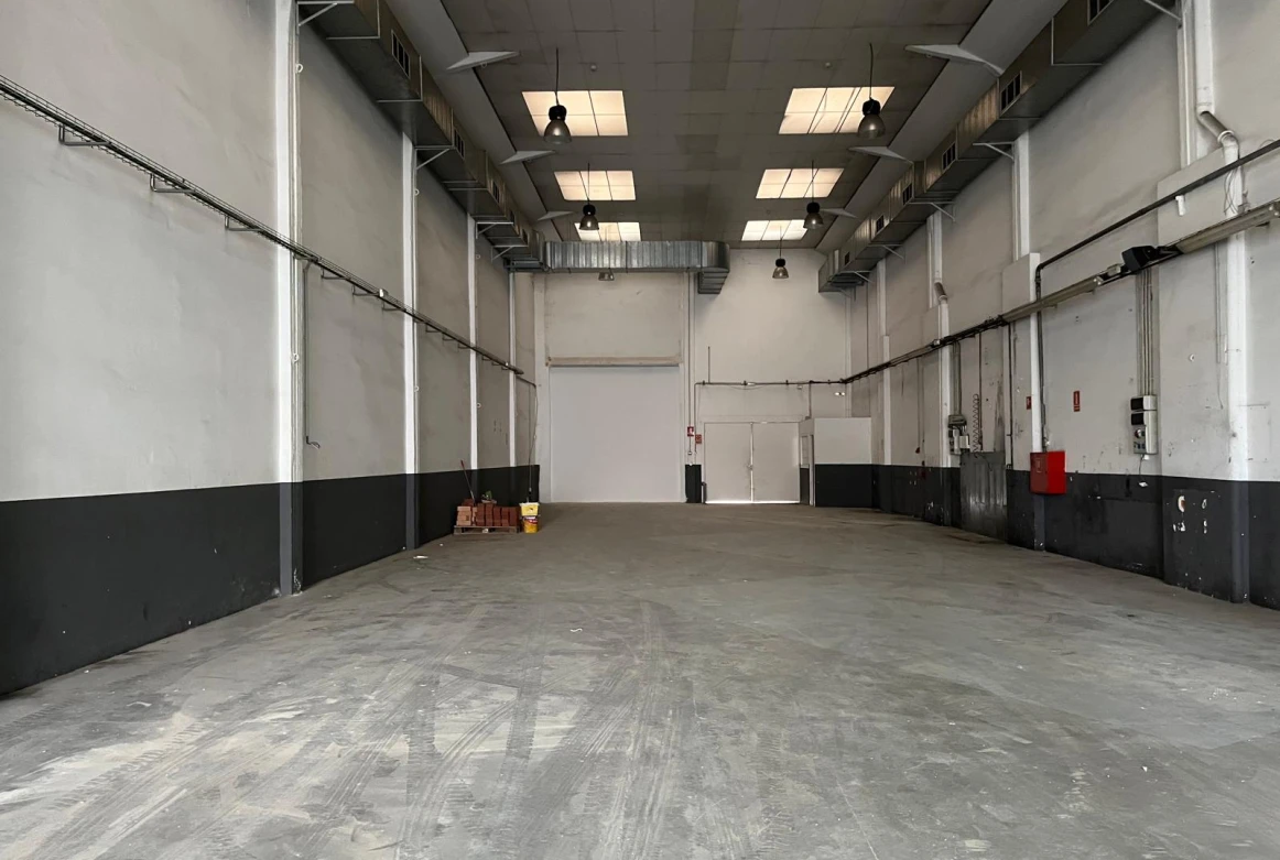 NAVE INDUSTRIAL EN CORNELLÀ DE LLOBREGAT