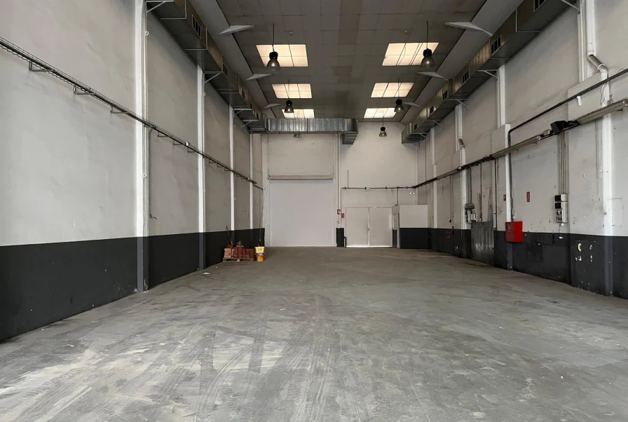 NAVE INDUSTRIAL EN CORNELLÀ DE LLOBREGAT