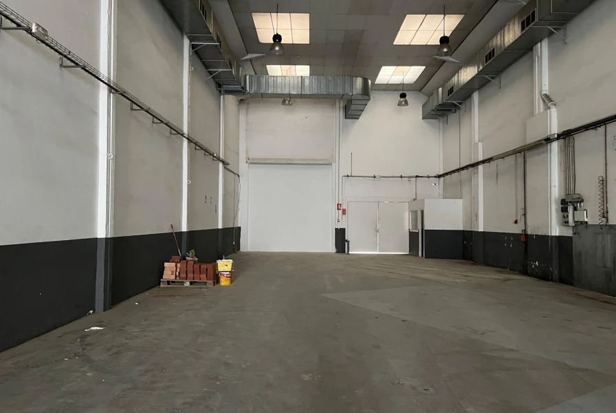 NAVE INDUSTRIAL EN CORNELLÀ DE LLOBREGAT