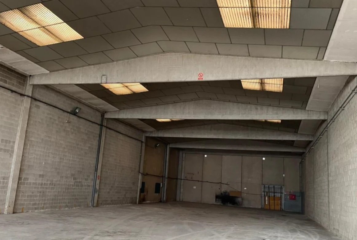 Nave Industrial en Canovelles