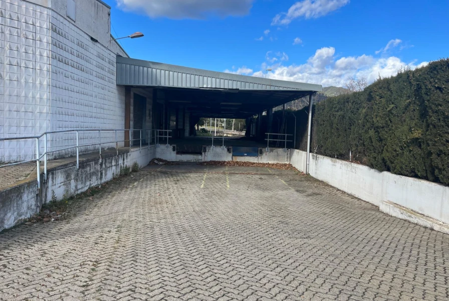 NAVE INDUSTRIAL SENTMENAT