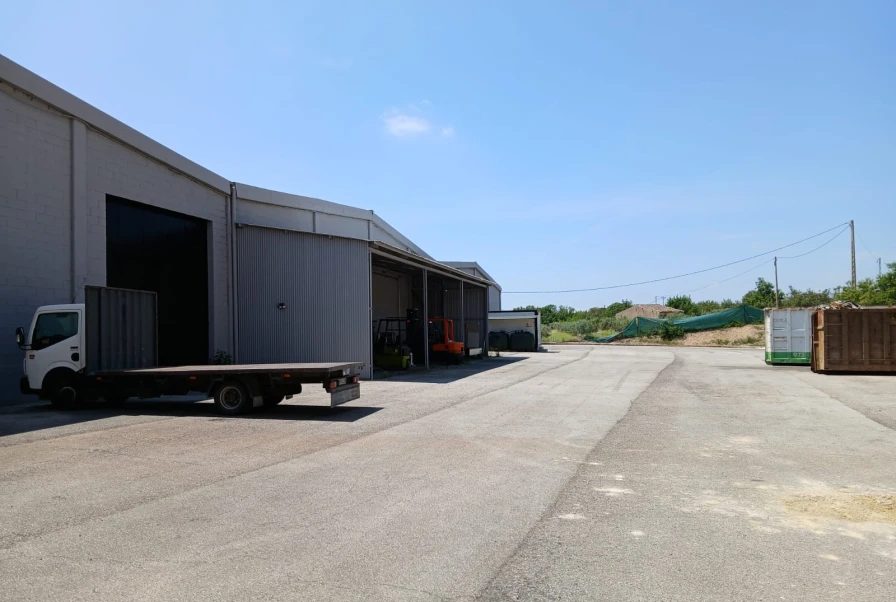 Nave industrial en Vallmoll