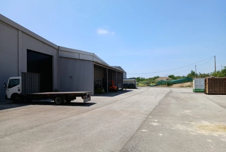 Nave industrial en Vallmoll