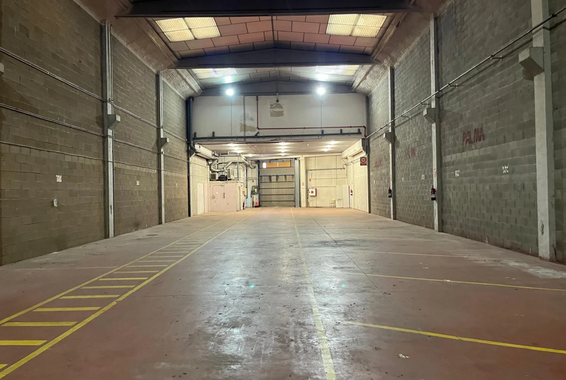 Nave industrial en Viladecans