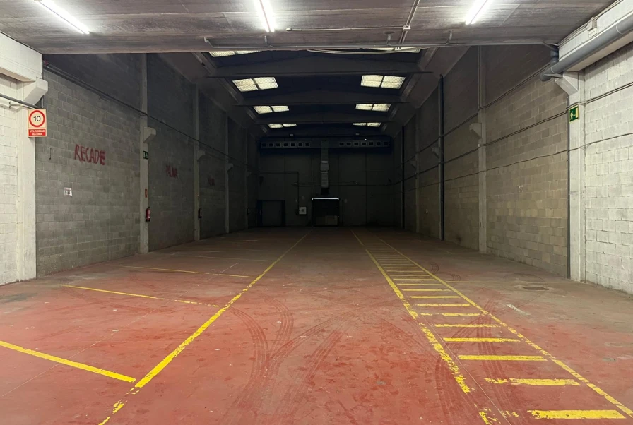 Nave industrial en Viladecans
