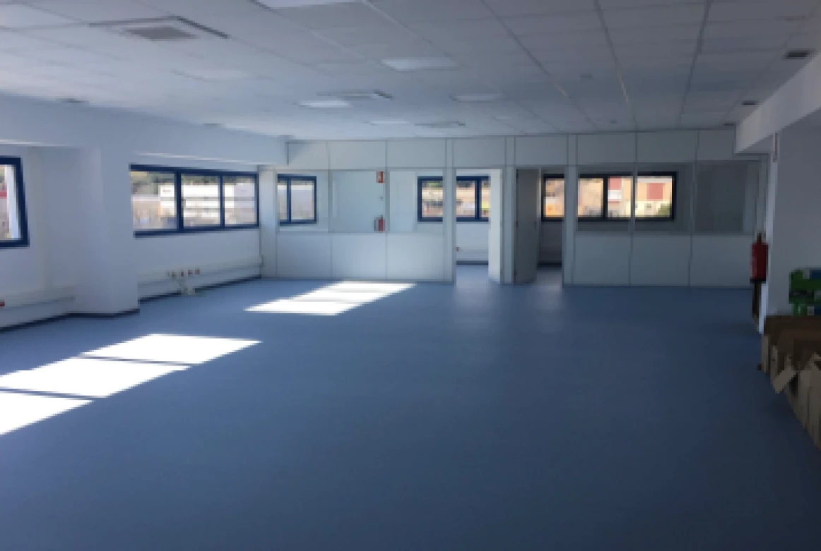 NAVE LOGISTICA GRANOLLERS